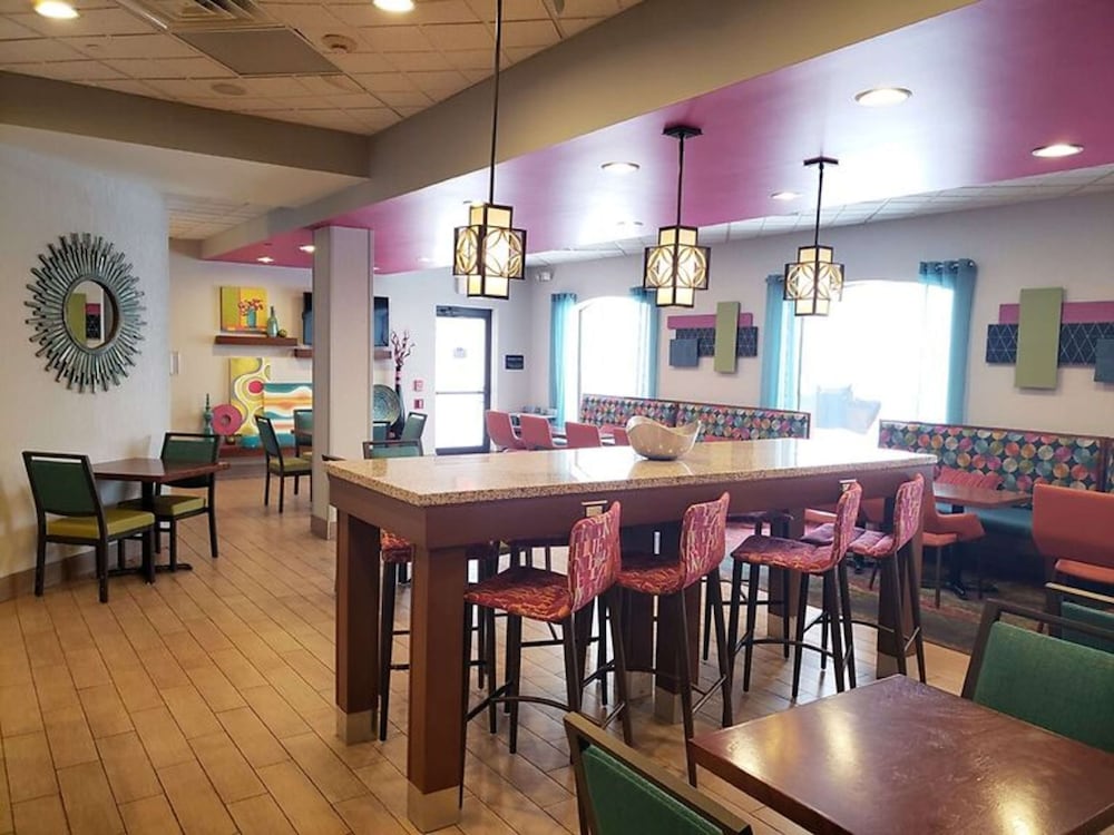 Hampton Inn Johnstown - photo 23