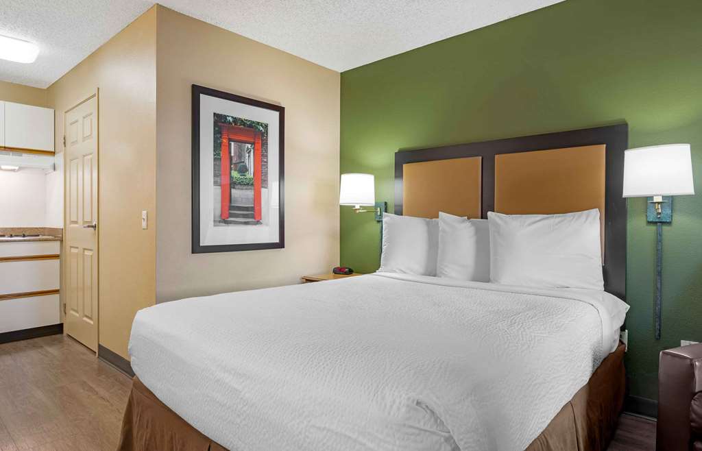 Extended Stay America Suites San Diego Fashion Valley - photo 10