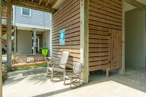 Sherrys Paradise by Oak Island Accommodations - photo 40