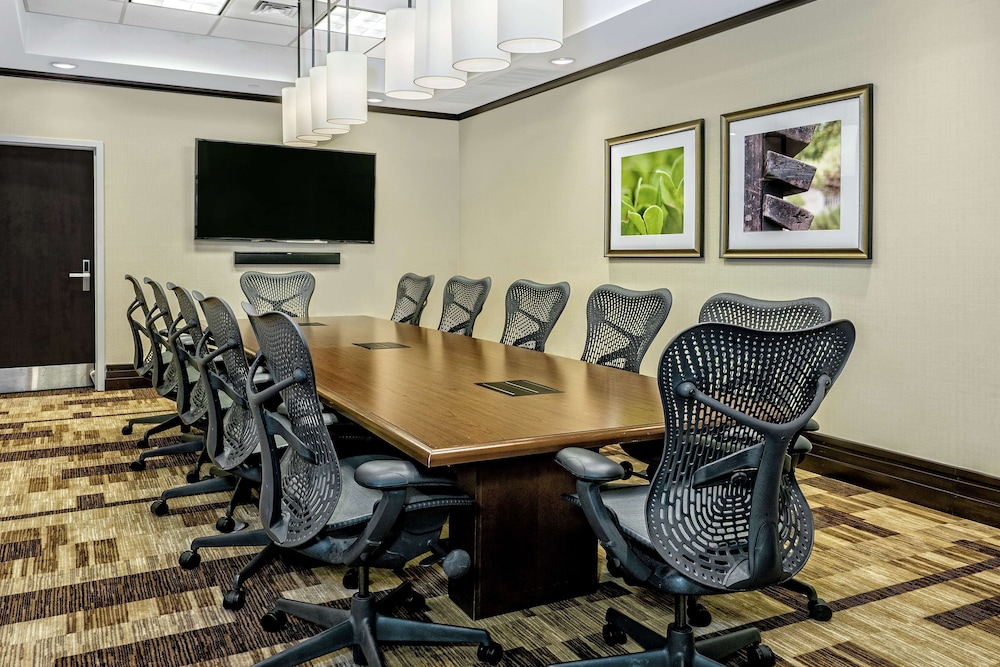 Hilton Garden Inn Victoria - photo 40
