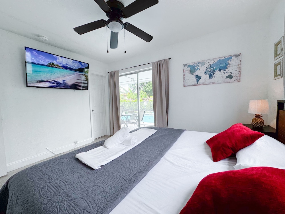 Private Pool Villa Tropical Retreat Near Beach — 4-Star Luxury Hotel in Fort Lauderdale, United States