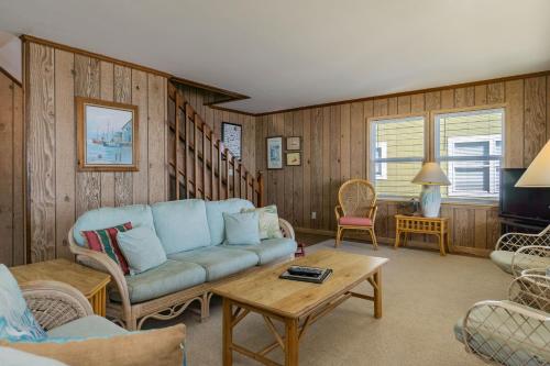 Yorkshire by Oak Island Accommodations - photo 34