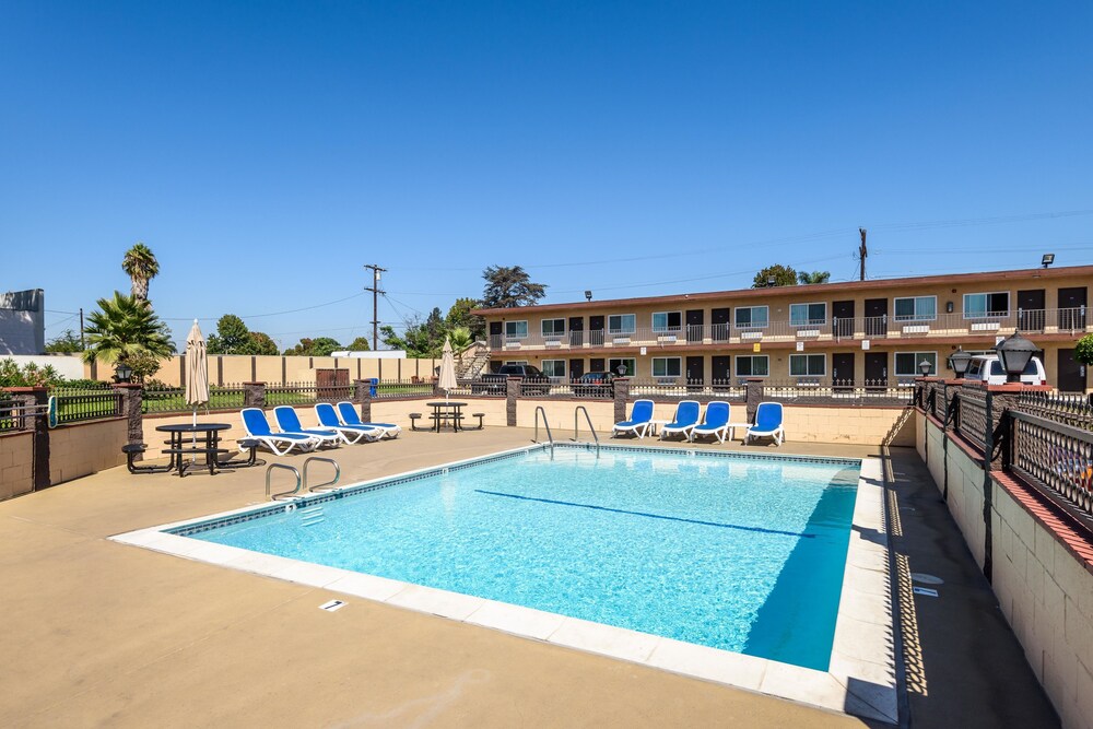 Sea Rock Inn Los Angeles - photo 22