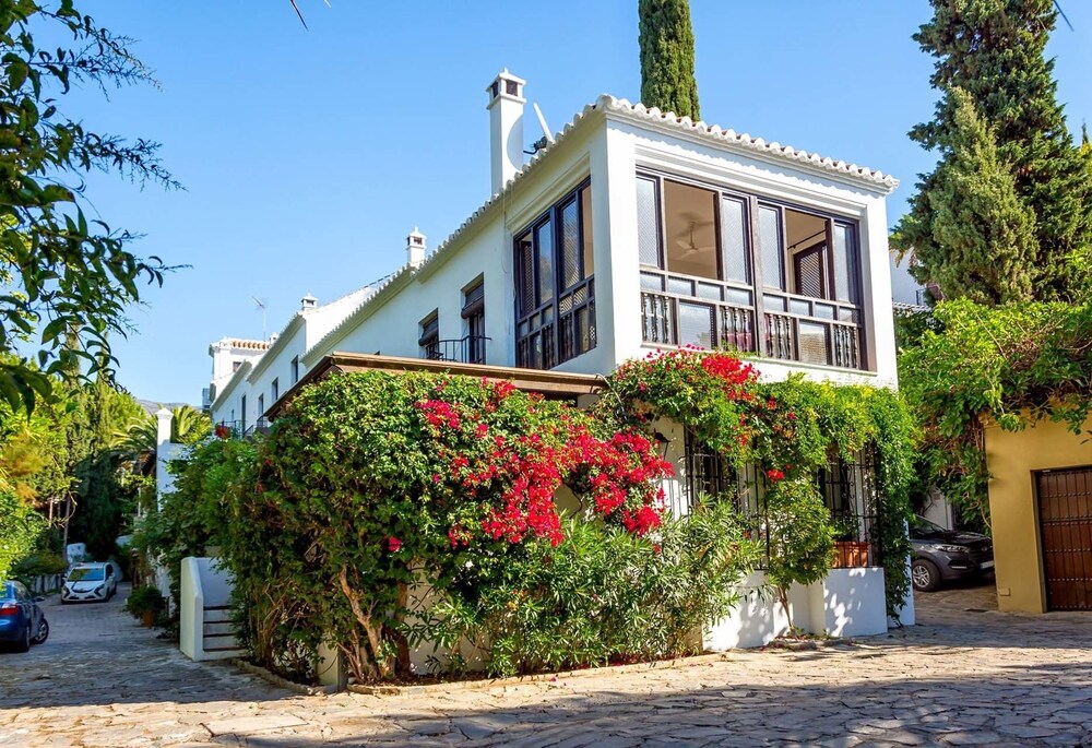 Solaga Hidalgo — 4-Star Luxury Hotel in Marbella, Spain