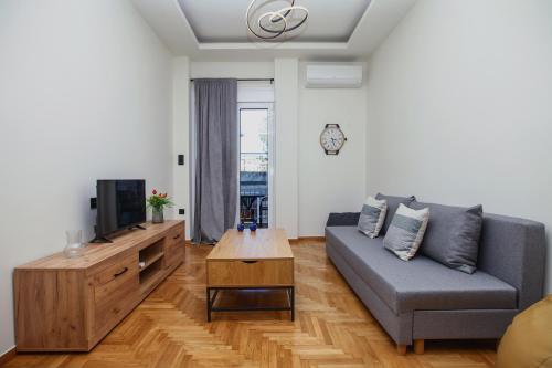 Defner Tzo's Modern Apartment — 4-Star Luxury Hotel in Athens, Greece