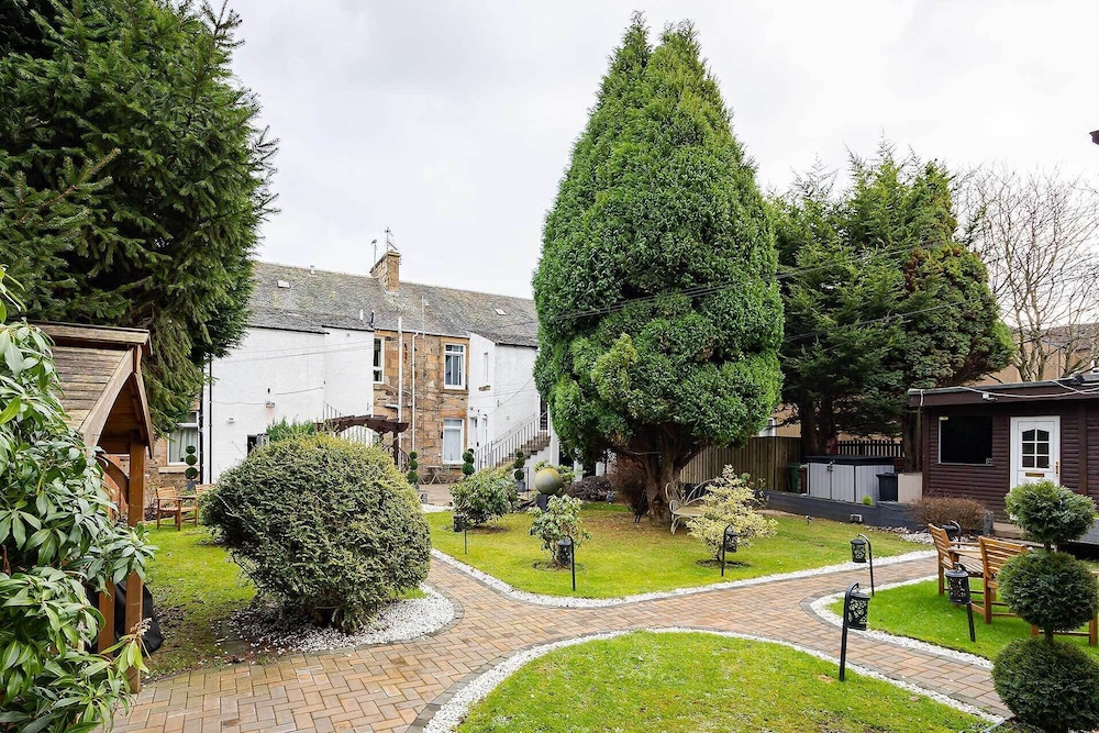 Carmel Apartments — 4-Star Luxury Hotel in Falkirk, United Kingdom
