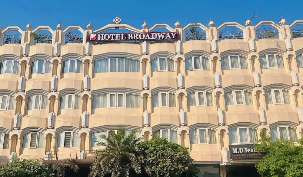 New Hotel Broadway - carbon neutral hotel in Varanasi