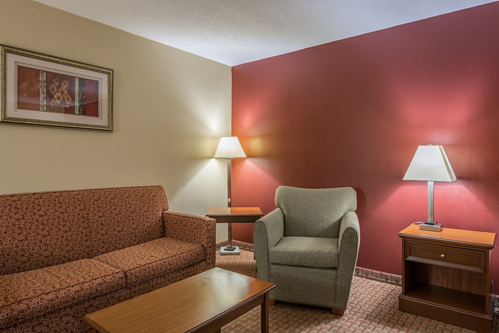 Red Roof Inn & Suites Little Rock - photo 16