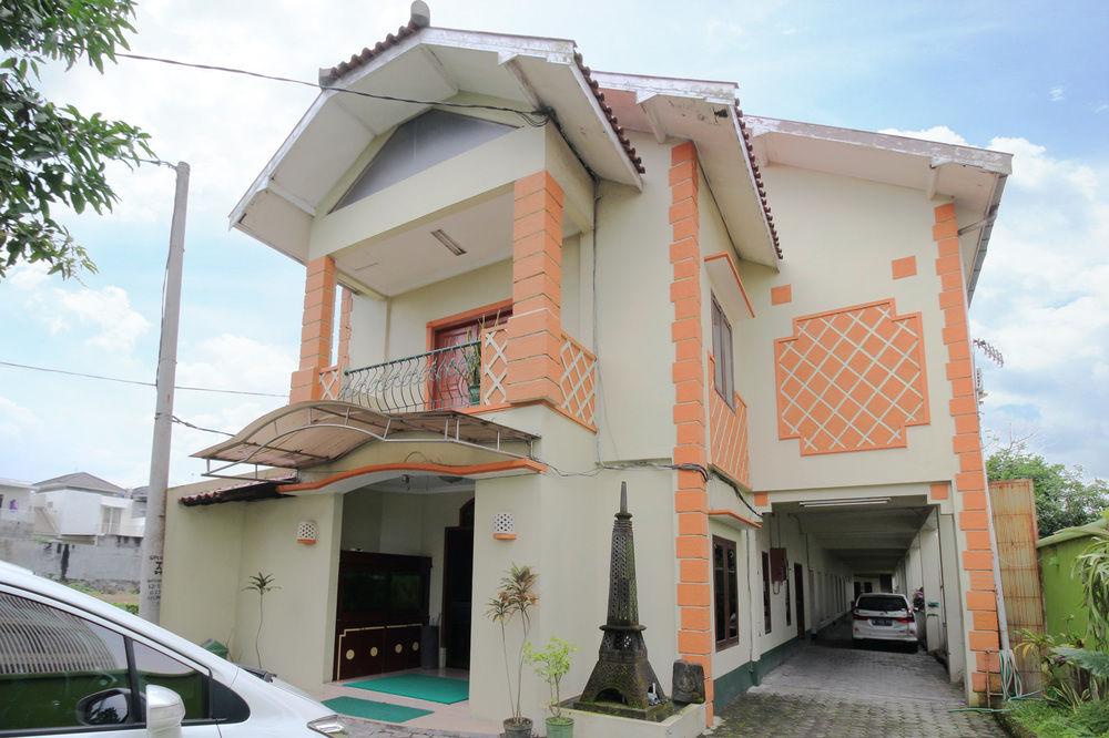 Airy Eco Bandara Adisutjipto Kenanga 3A Yogyakarta in Depok, Indonesia