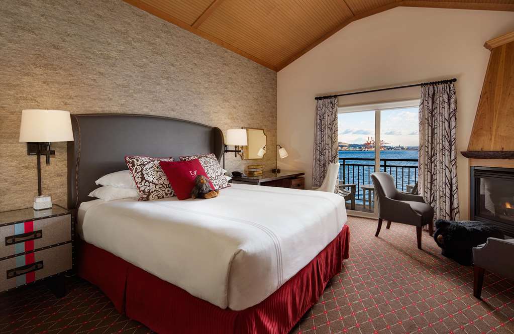 The Edgewater Hotel - photo 17