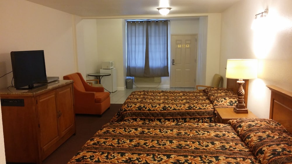 Country Regency Inn & Suites - photo 11