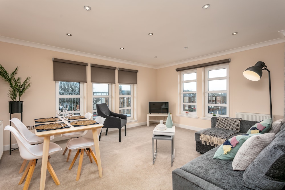 The Lucas Donnini Apartments — 4-Star Luxury Hotel in Ayr, United Kingdom