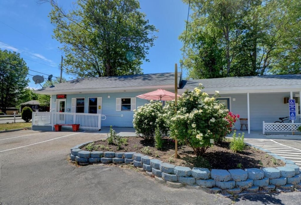 Brookside Motel And Cottages - photo 57
