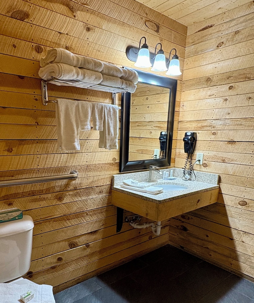 Americas Best Value Inn Wall - photo 81