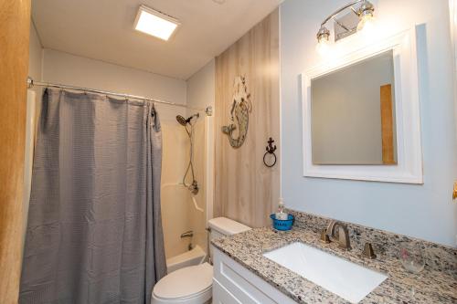 Blu By U by Oak Island Accommodations - photo 12