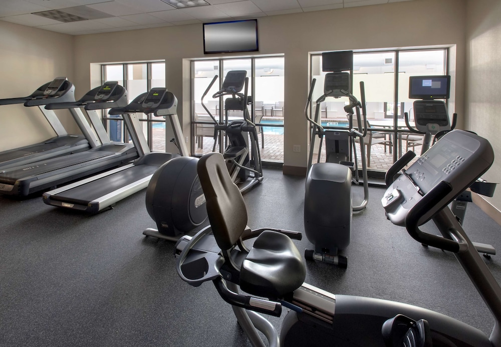 Hampton Inn Boston Logan Airport - photo 20