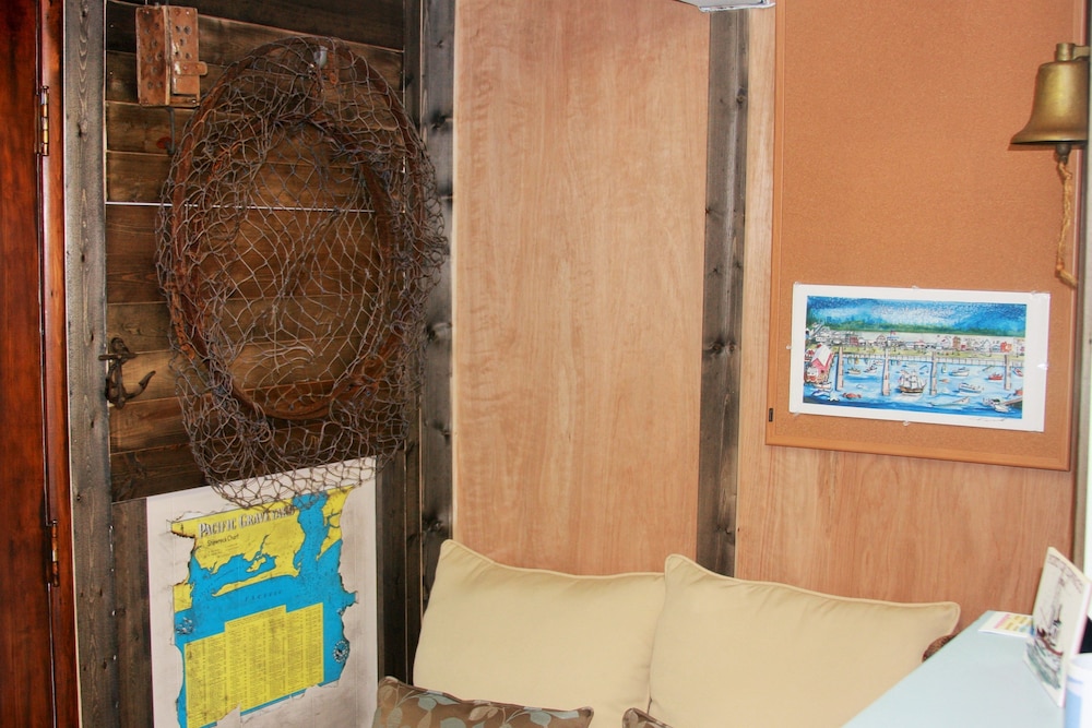 Heidis Inn Ilwaco - photo 36
