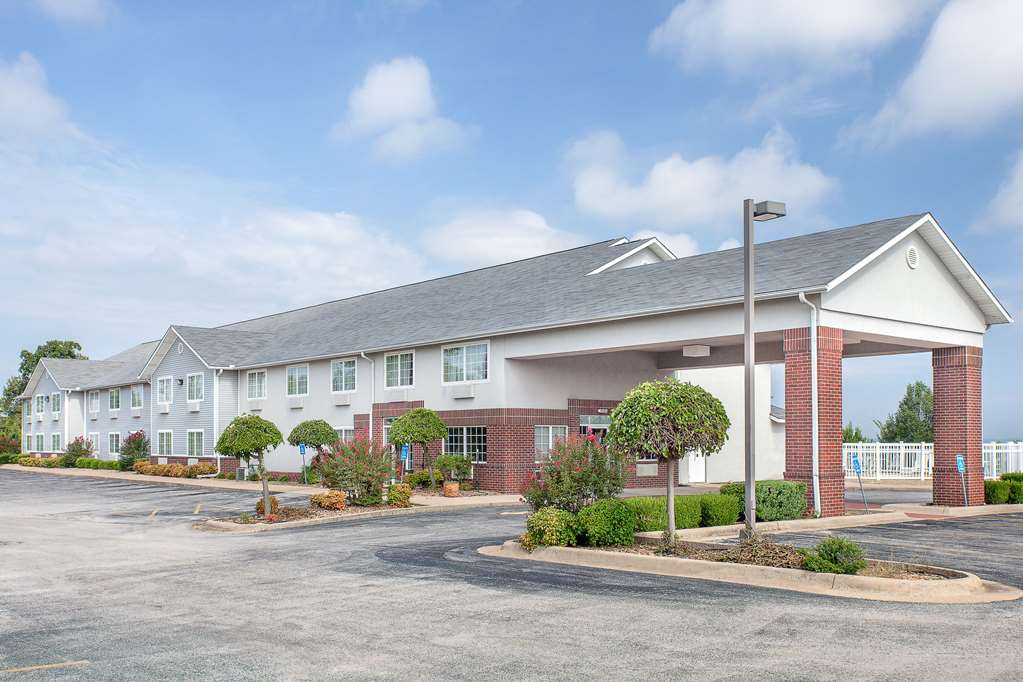 Days Inn by Wyndham Mountain Home - featured photo