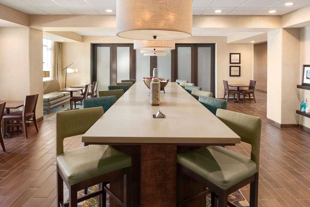 Hampton Inn Lincoln Airport - photo 19