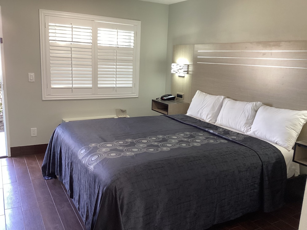 Mayfair Inn Ontario Airport - photo 9