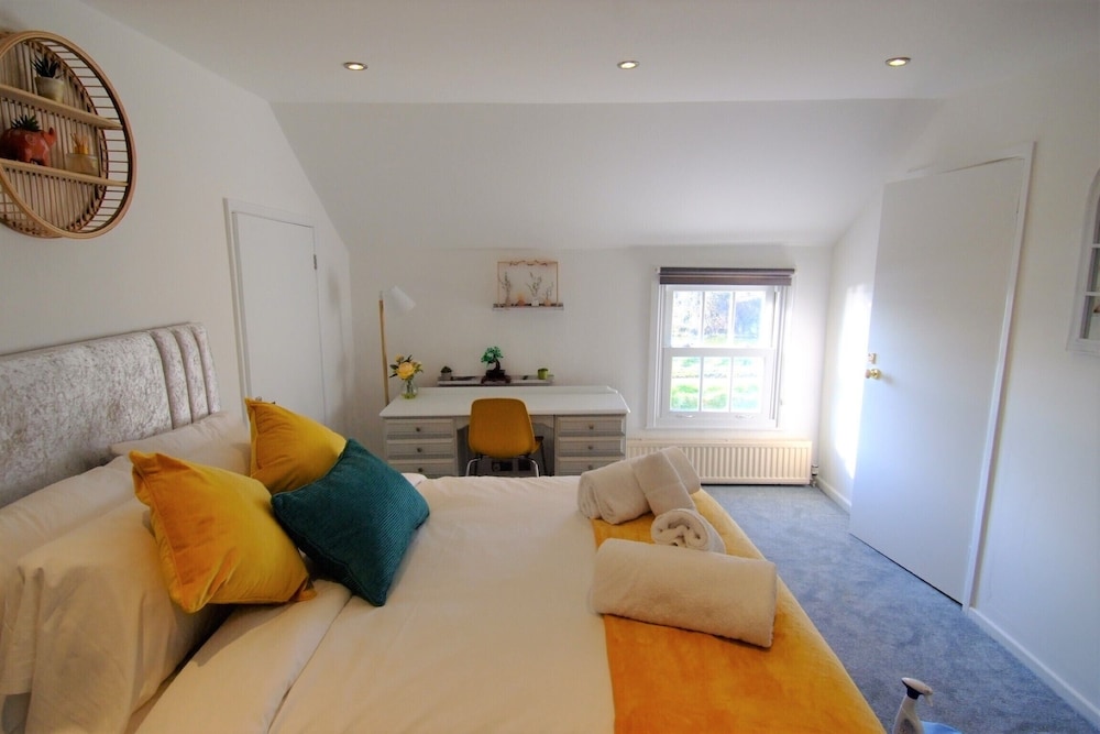 The Anchor - carbon neutral hotel in Sutton