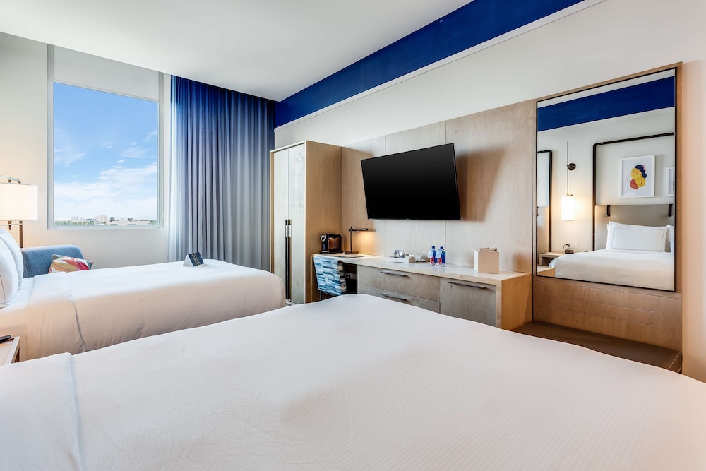 SERENA Hotel Aventura Miami Tapestry Collection by Hilton - photo 22