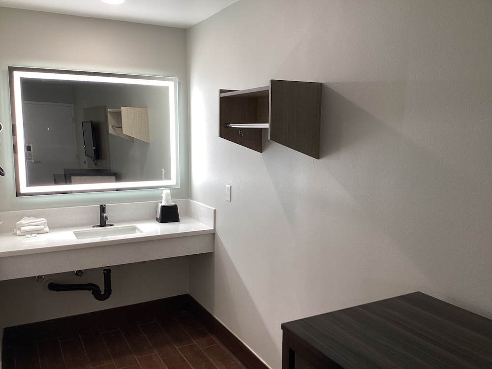 Mayfair Inn Ontario Airport - photo 7