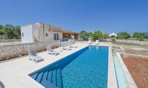 Villa Antares con Piscina — 4-Star Luxury Hotel in Ostuni, Italy