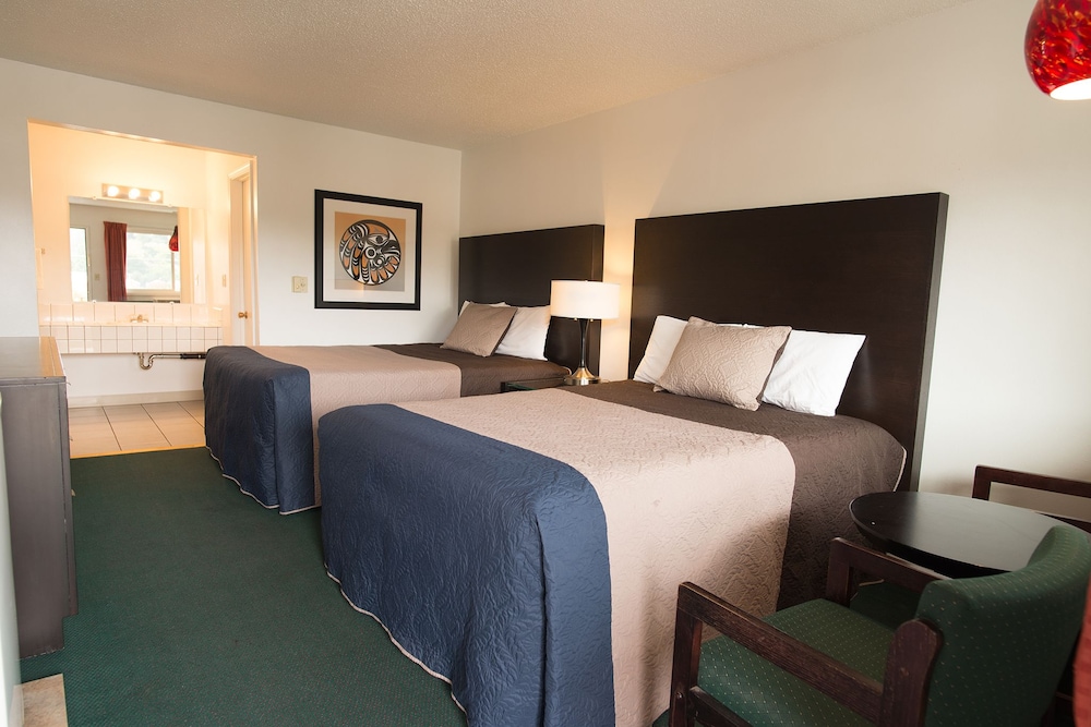 Cougar Land Motel - photo 7