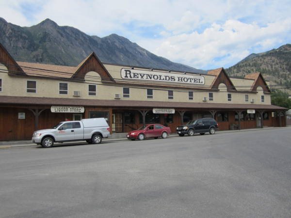 Reynolds Hotel — hotel in Lillooet
