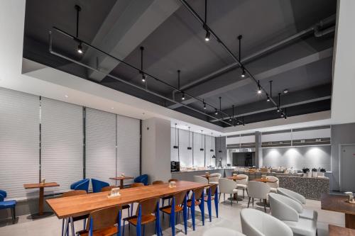 Atour Light Hotel Zhoushan Dinghai South Renmin Road in Zhoushan, People's Republic of China