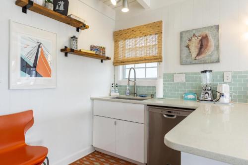 Conch West by Oak Island Accommodations - photo 27