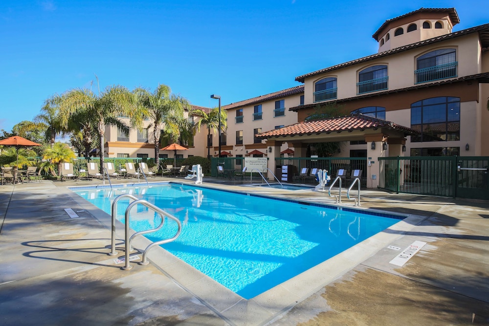 Hampton Inn And Suites Camarillo - photo 37