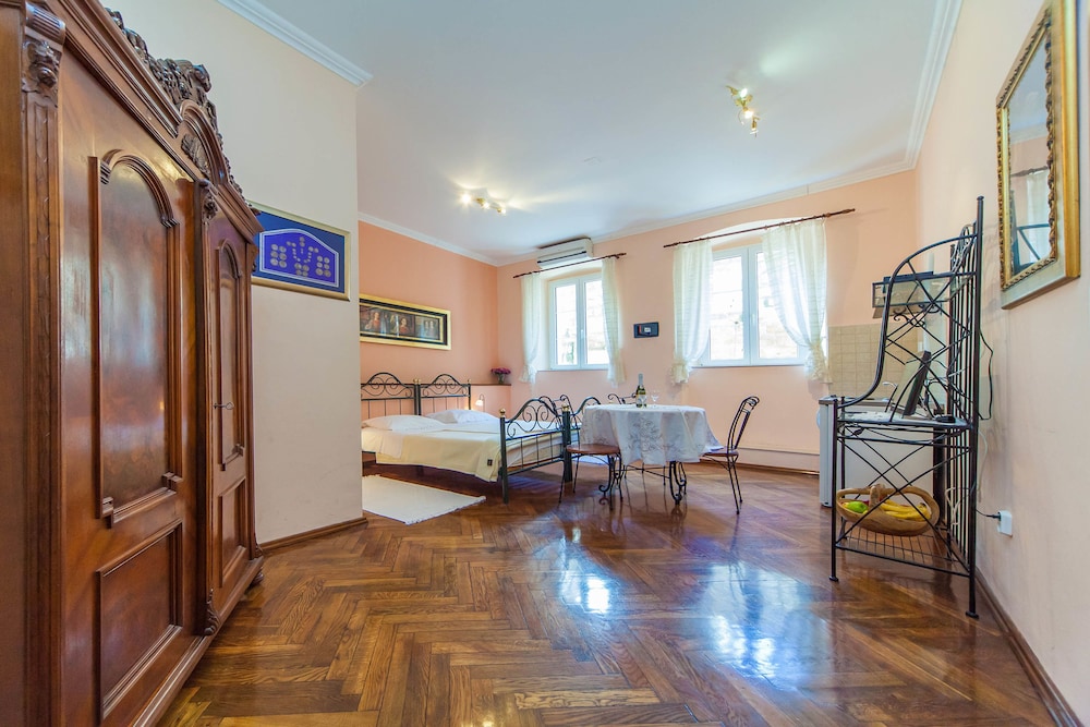 Irundo Dubrovnik Arch Apartments