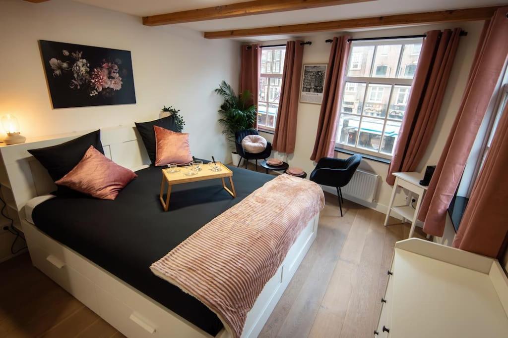 Best Neighbourhood Apartment — 4-Star Luxury Hotel in Amsterdam, Netherlands