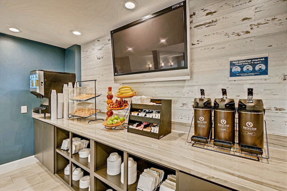 Orangewood Inn & Suites Midtown - photo 45
