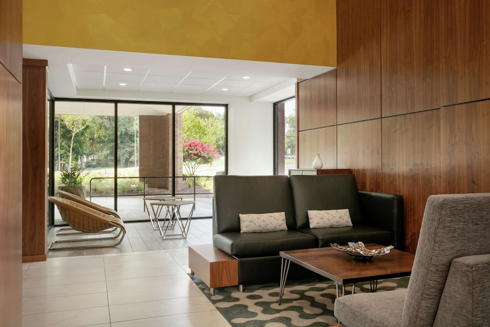 Embassy Suites by Hilton Richmond - photo 7