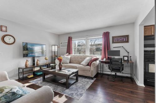 Tranquil 2BR Apt NE Mpls 8073 Apt 4 — 4-Star Luxury Hotel in Minneapolis, United States