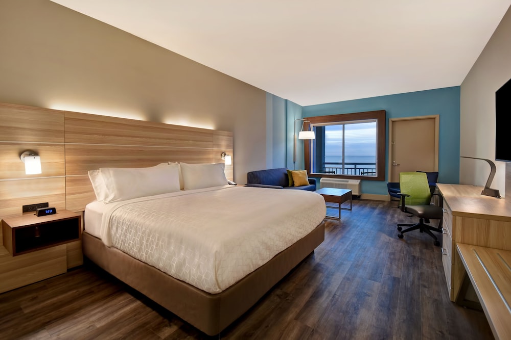Holiday Inn Express & Suites Galveston Beach by IHG - photo 16