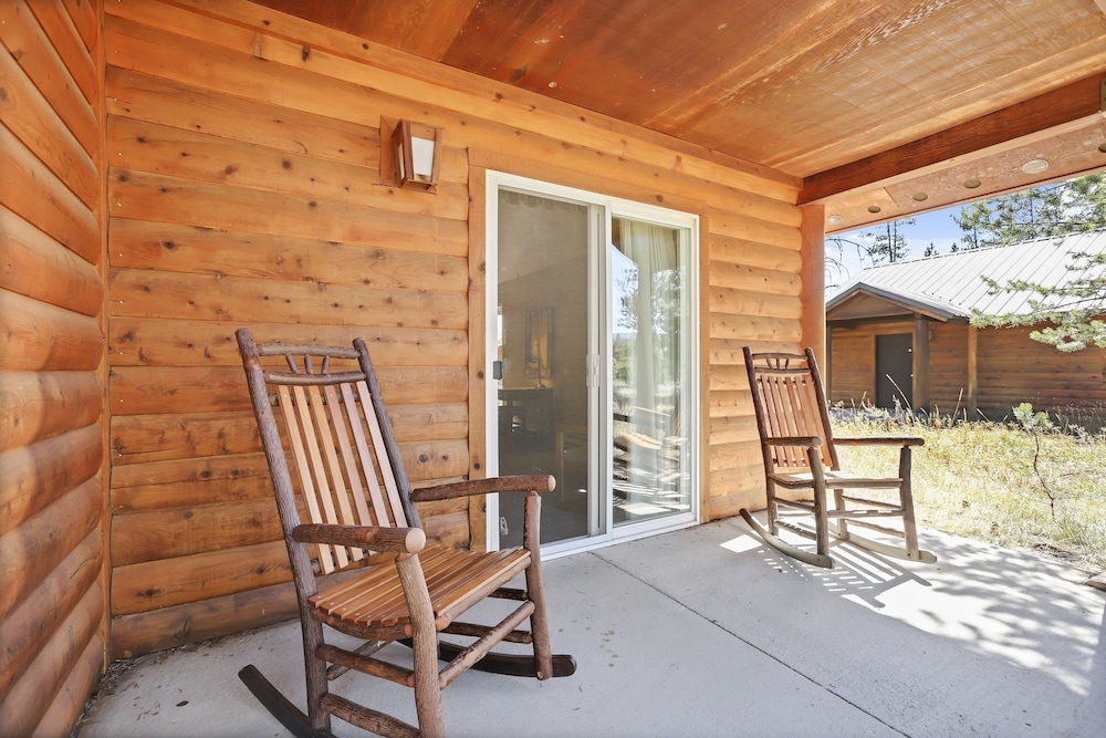 Headwater S Lodge Cabins At Flagg Ranch - photo 14