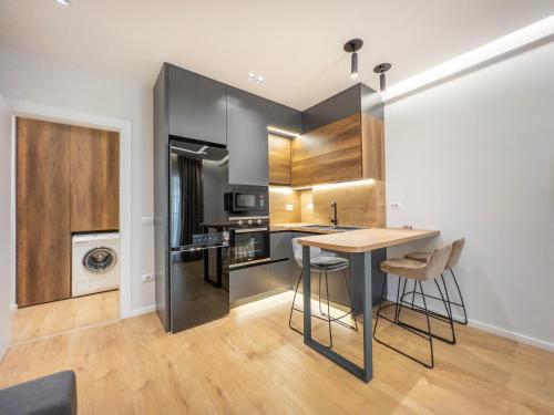 PIN Apartments 3 Min to Skanderbeg Free Parking — 4-Star Luxury Hotel in Tirana, Albania