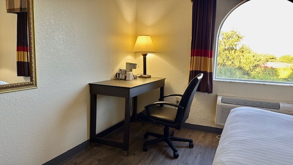 Ruskin Inn Hotel - photo 31