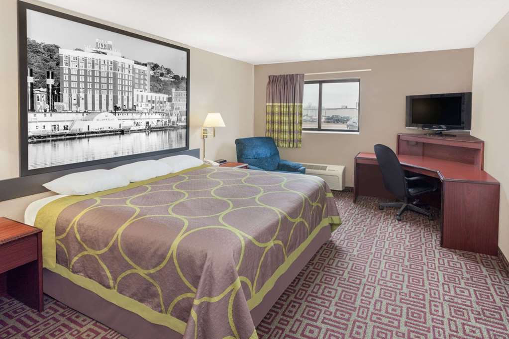 Super 8 by Wyndham Muscatine - photo 10