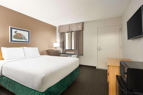 Travelodge by Wyndham Wellington KS - photo 12