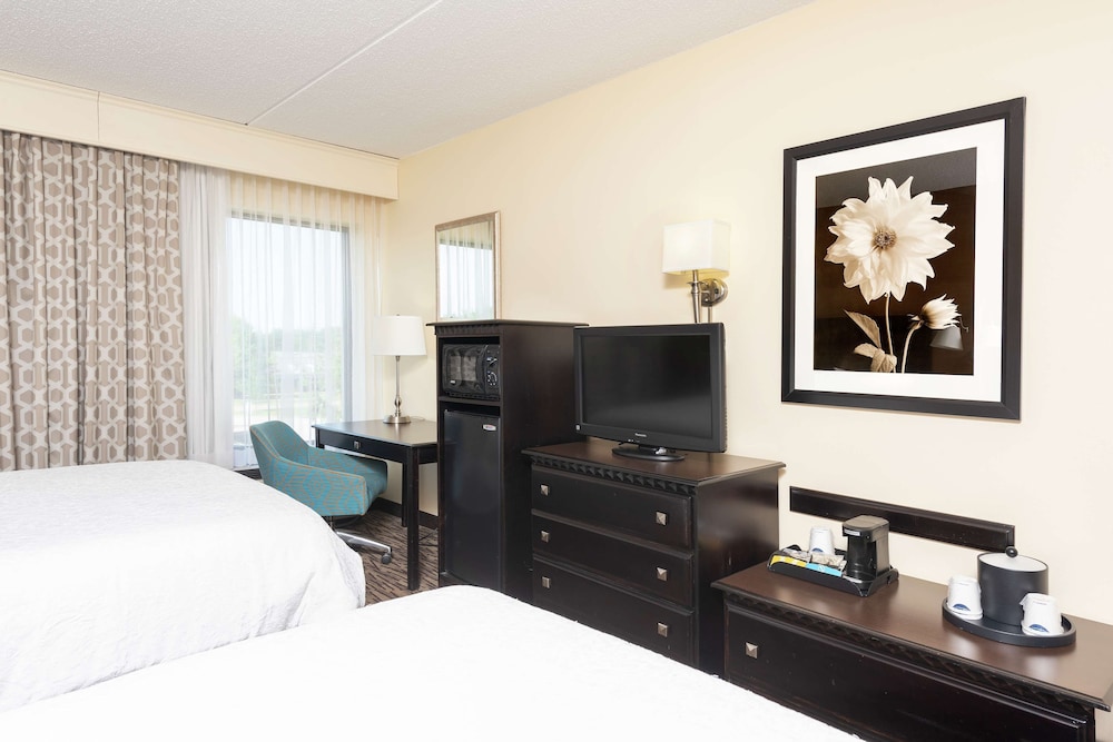 Hampton Inn & Suites Cleveland Airport Middleburg Heights - photo 8