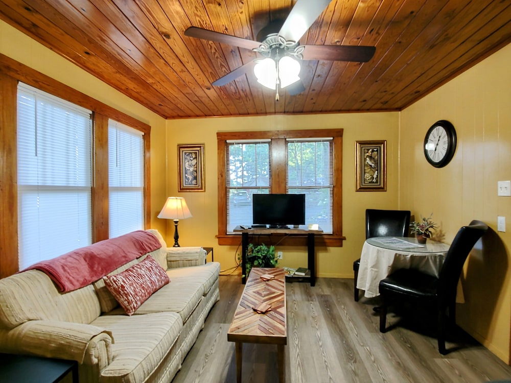 Edgewater Resort Cottage #1 - photo 109
