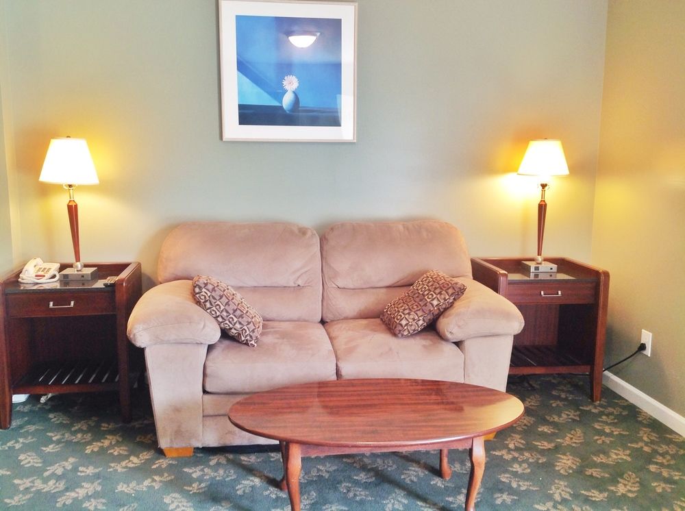 Jefferson Inn and Suites - photo 11
