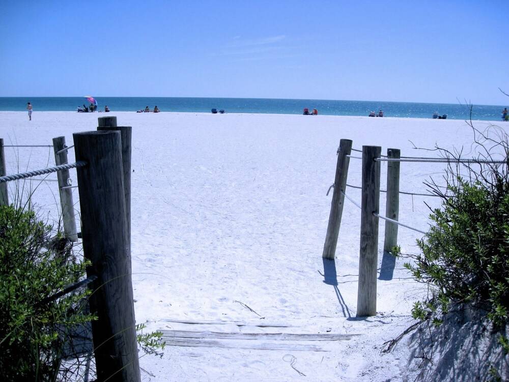 Beach Sands A 203 by Anna Maria - photo 69