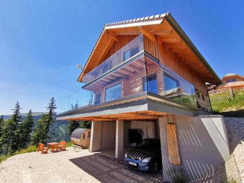 Chalet Luna — 4-Star Luxury Hotel in Schiefling Am See, Austria