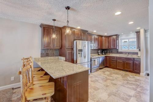 Sunrise Beach for Family Fun and Walk to Noahs Ark in Wisconsin Dells, United States